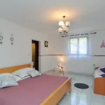 Ferienwohnung Fuer 4 Personen Ca 65 Qm In Pula-Fondole, Istrien Istrische Riviera